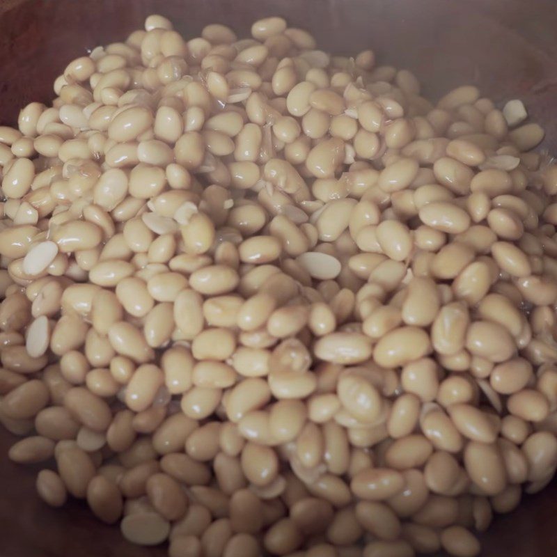 Step 2 Cook the miso soybeans until soft