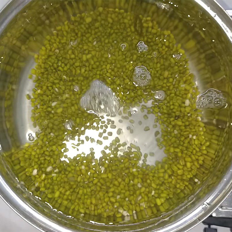 Step 2 Cook mung beans until soft for Cassava jelly with mung beans