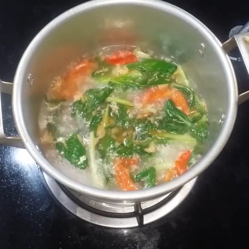 Step 3 Cook rice noodles Rice noodles with tomato and minced meat