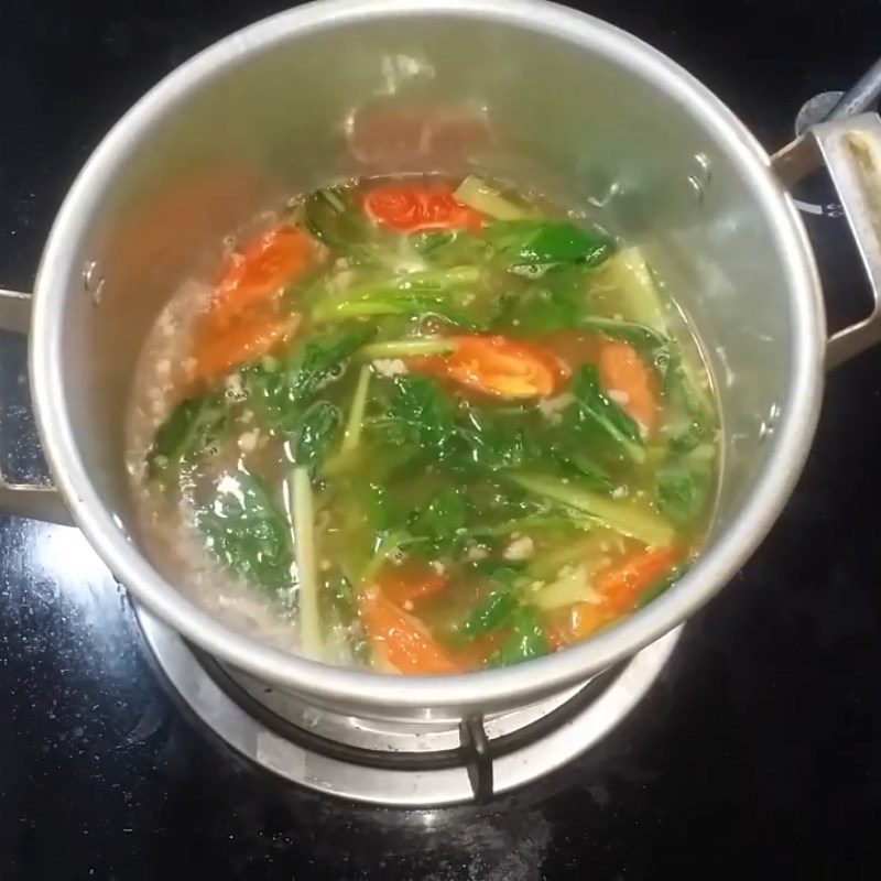 Step 3 Cook rice noodles Rice noodles with tomato and minced meat