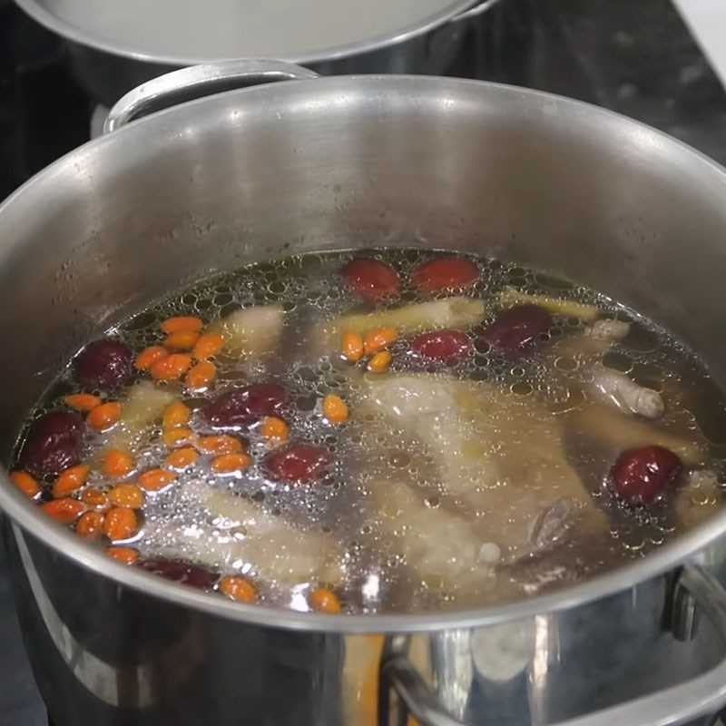 Step 4 Cooking the dish Beef stewed with Chinese herbs