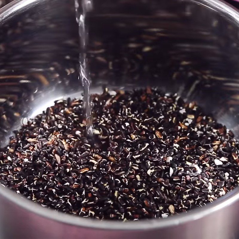 Step 3 Cooking black sticky rice Black sticky rice milk