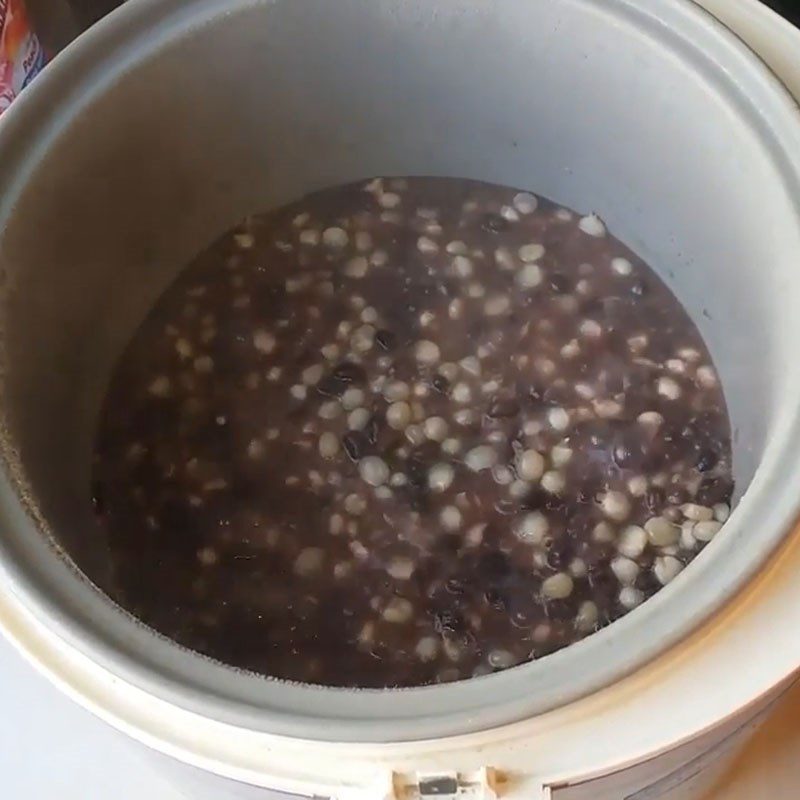 Step 3 Cook corn with black beans Corn bursts with black beans