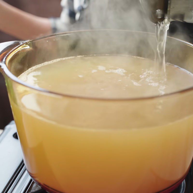 Step 6 Cook the noodle broth Nha Trang fish cake noodle