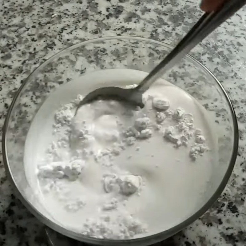 Step 5 Cooking coconut milk Corn pudding with sticky rice