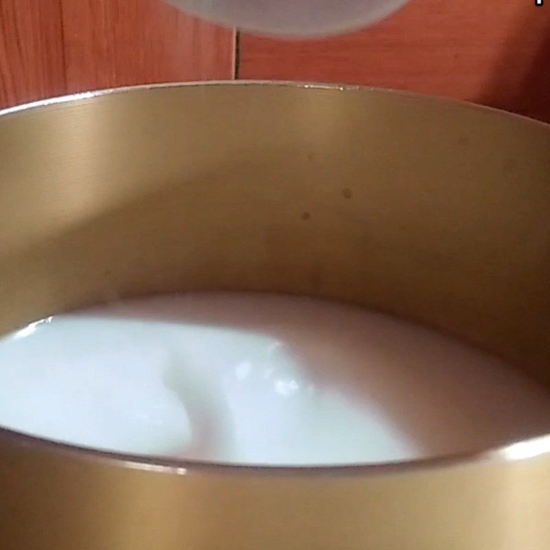 Step 2 Cook coconut cream Black Bean Sticky Rice - White Sticky Rice