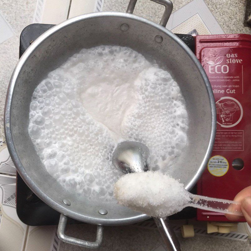 Step 5 Cooking coconut milk Sweet potato balls