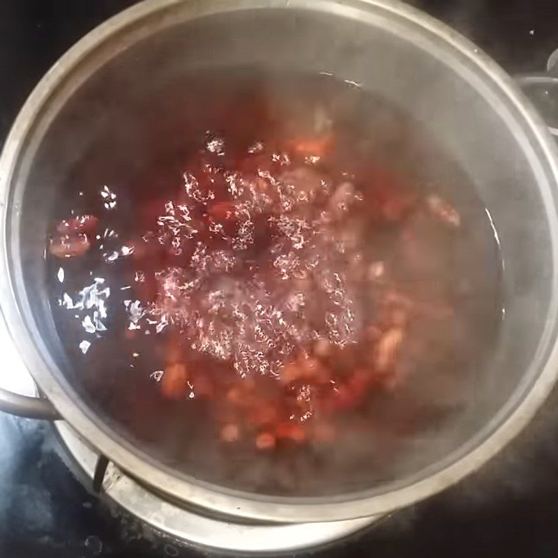 Step 3 Cook red bean water Red bean water