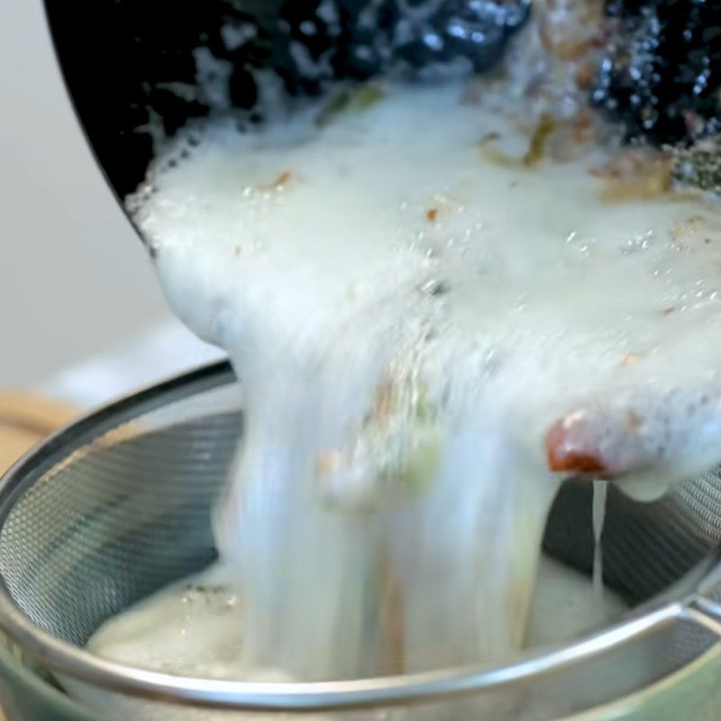 Step 2 Cooking the broth Won Ton Soup