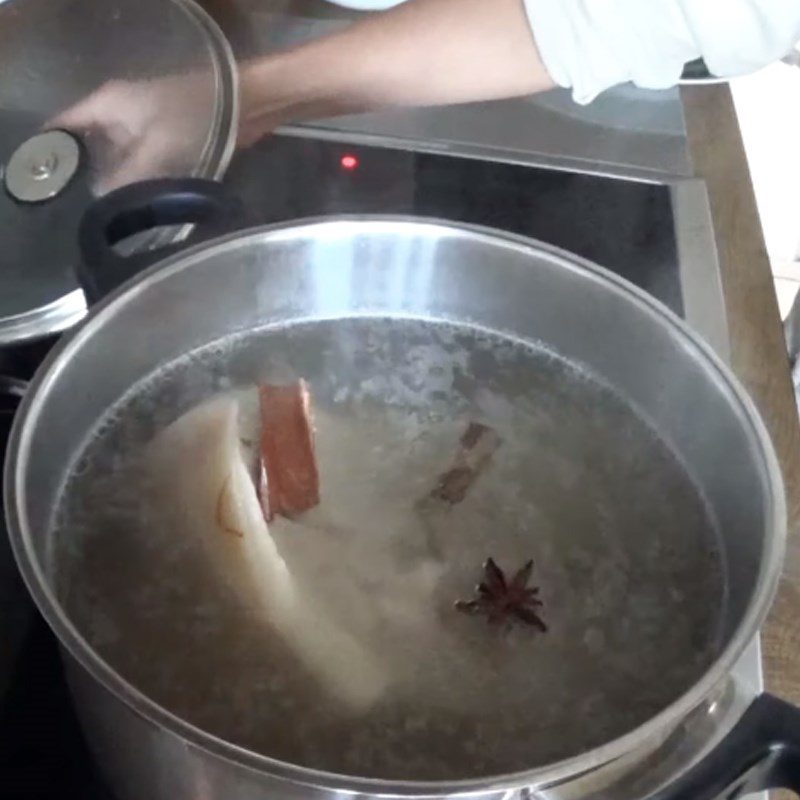 Step 4 Cooking the pho broth Pork pho