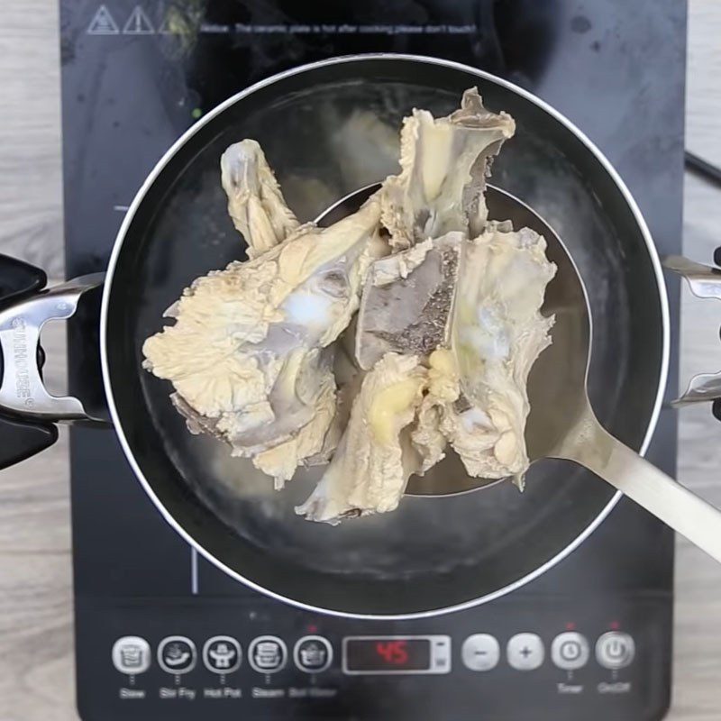 Step 2 Cooking broth from chicken bones Mixed meat soup