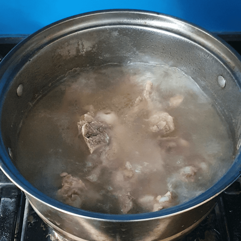 Step 3 Cooking the broth for the mud crab hotpot (recipe shared by a user)
