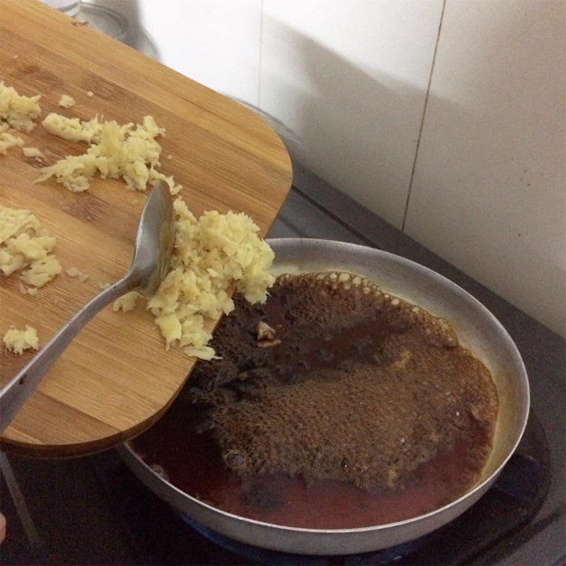 Step 4 Cook sugar syrup for tofu with agar powder using ground soybeans