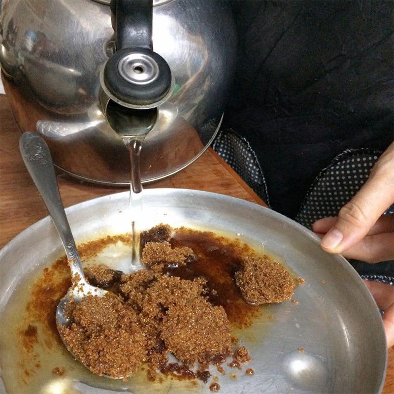 Step 4 Cook sugar syrup for tofu with agar powder using ground soybeans