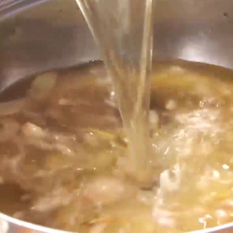 Step 3 Cooking the hot pot broth Crab and gourd hot pot
