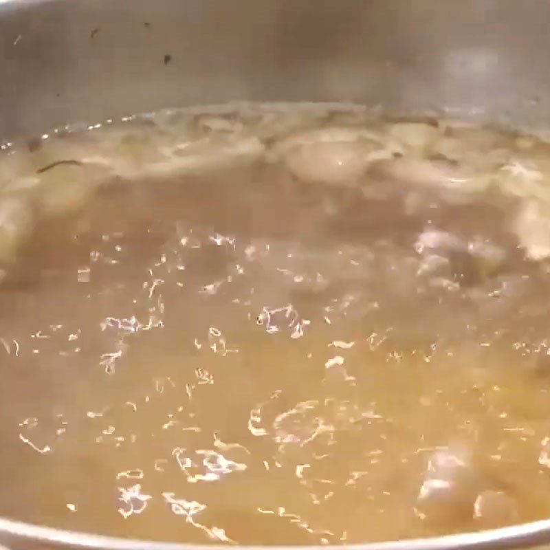 Step 3 Cooking the hot pot broth Crab and gourd hot pot