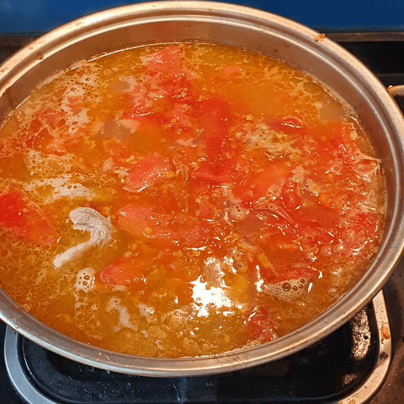 Step 6 Cooking hot pot broth for freshwater crab hot pot (recipe shared by users)