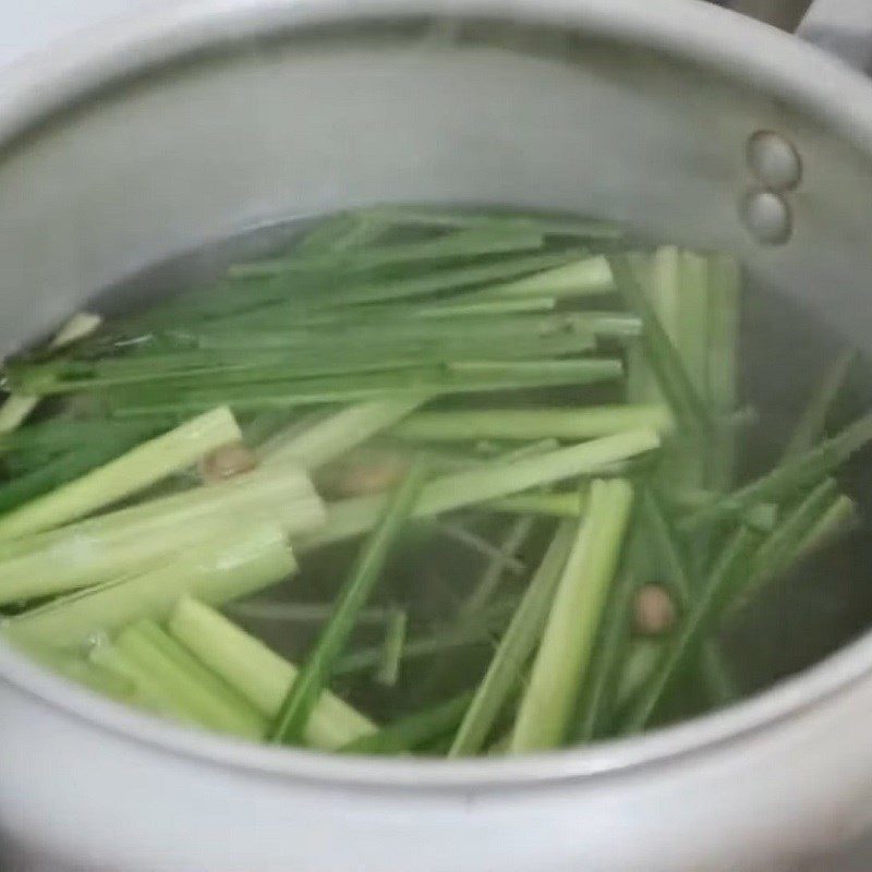 Step 3 Prepare the hot pot broth Snake hot pot with lemongrass