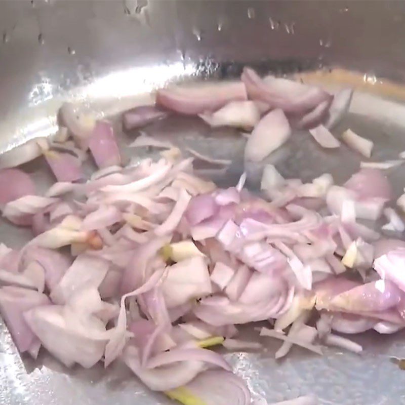 Step 3 Cooking the hot pot broth Crab and gourd hot pot