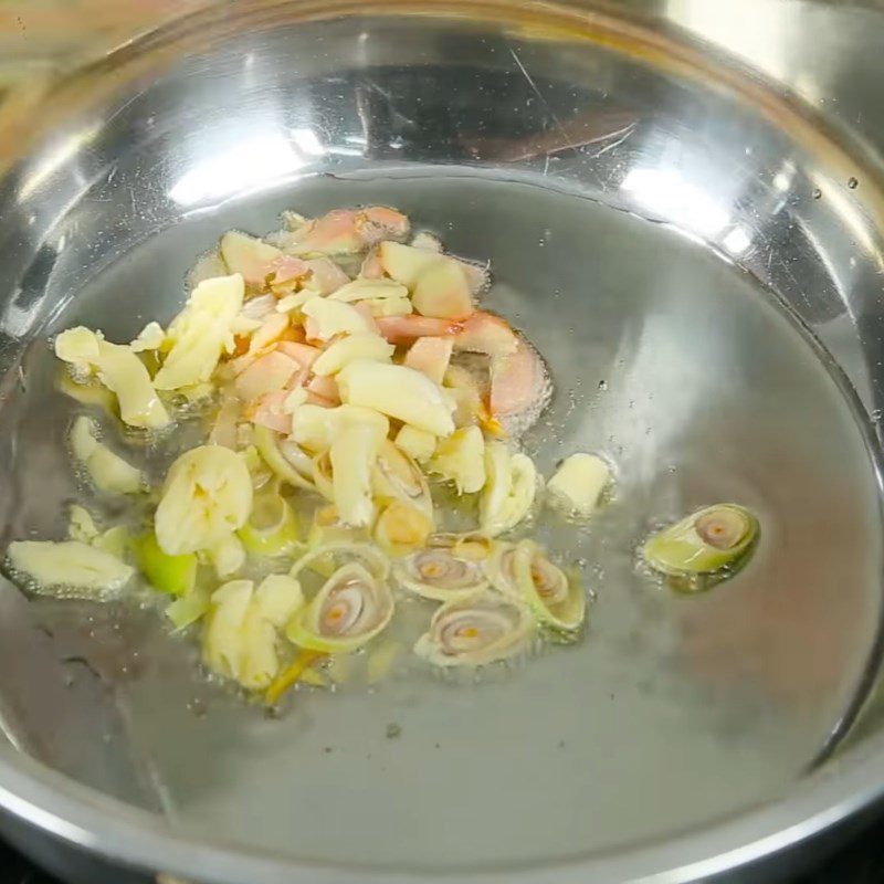 Step 2 Cook spicy tamarind hotpot broth Spicy tilapia hotpot