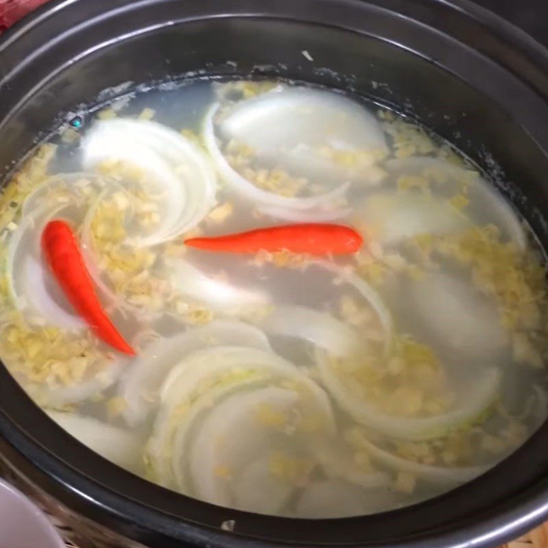 Step 4 Cooking sour dipping sauce for beef hot pot