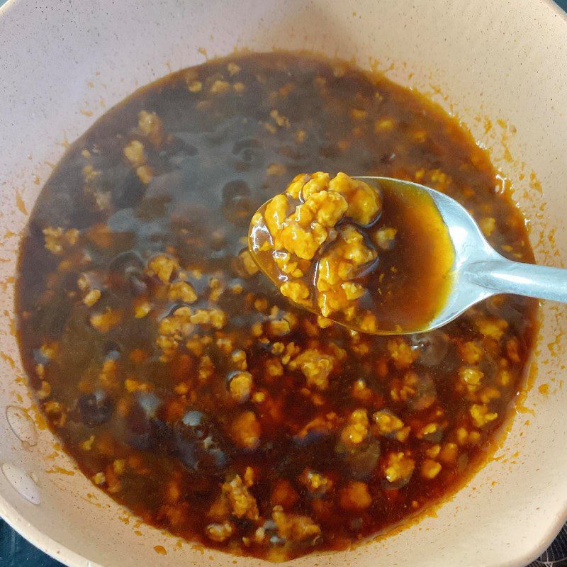 Step 3 Cooking the noodle sauce for mixed noodles with minced meat