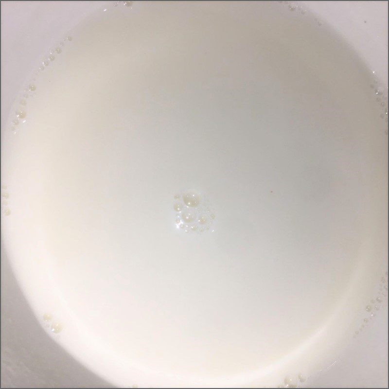 Step 3 Cooking milk jelly Watermelon jelly with milk (recipe shared by a user)