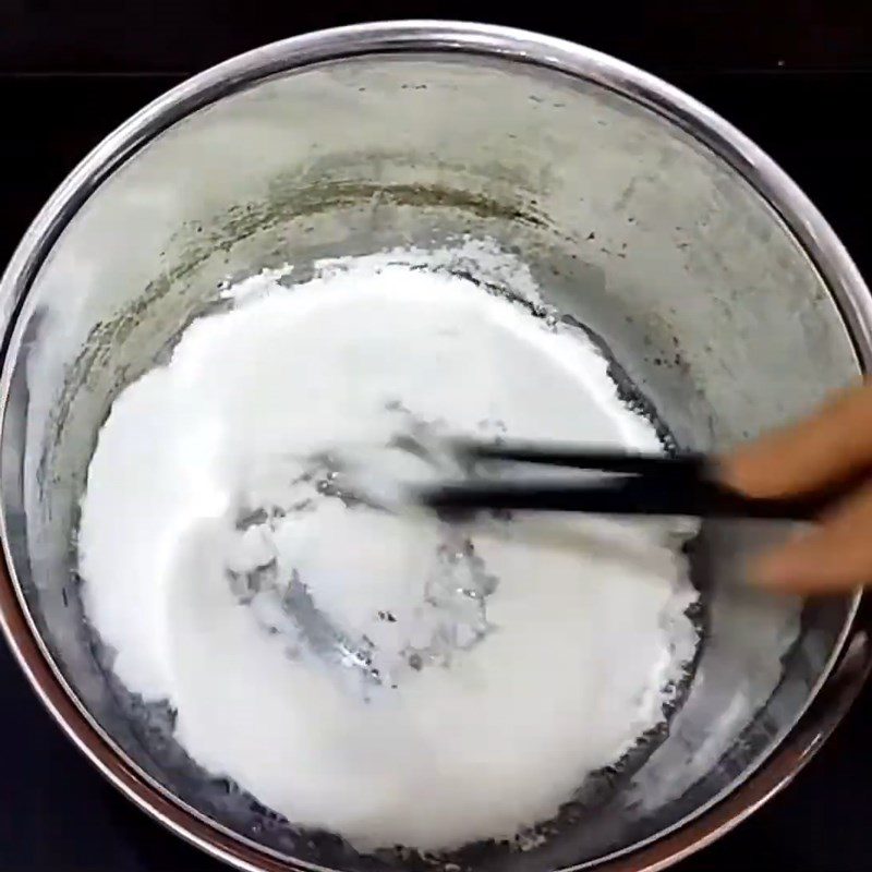 Step 3 Cooking mung bean and durian smoothie milk