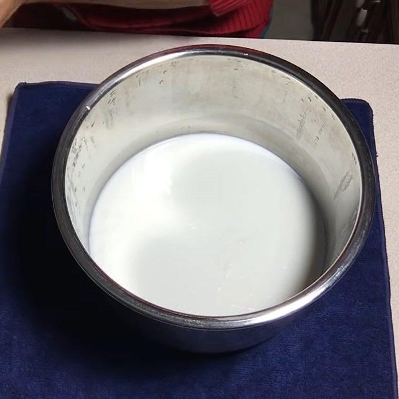 Step 2 Cooking fresh milk Greek yogurt using an electric pressure cooker