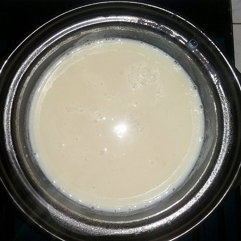 Step 1 Cook the milk with jelly powder Tofu with jelly powder using packaged soy milk
