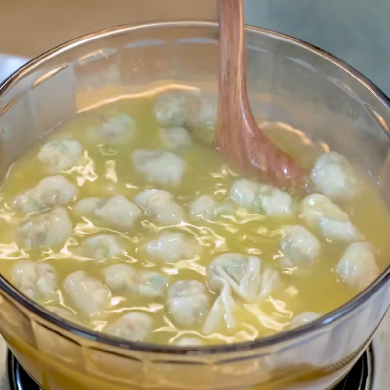 Step 5 Make wonton soup Wonton soup