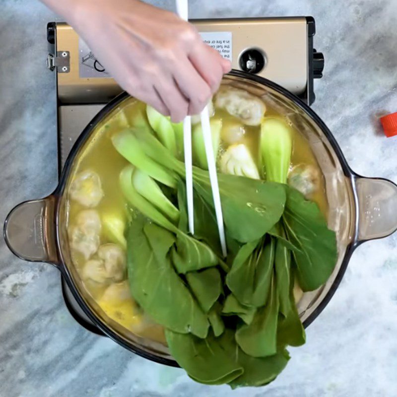 Step 5 Make wonton soup Wonton soup