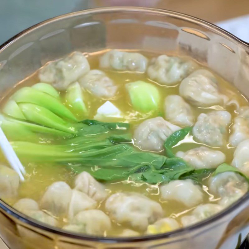 Step 5 Make wonton soup Wonton soup