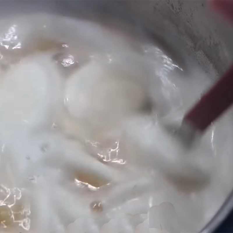 Step 5 Cook the soup and finish Rice cake soup tteokbokki (tteokguk)