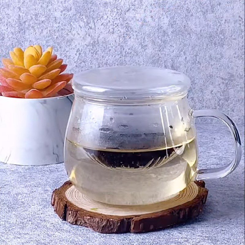 Step 1 Boil tea for blueberry milk tea