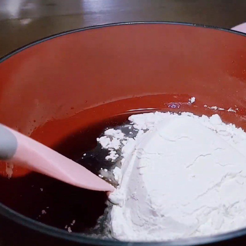 Step 2 Cook and knead tapioca dough for Black sugar tapioca pearls using rice flour