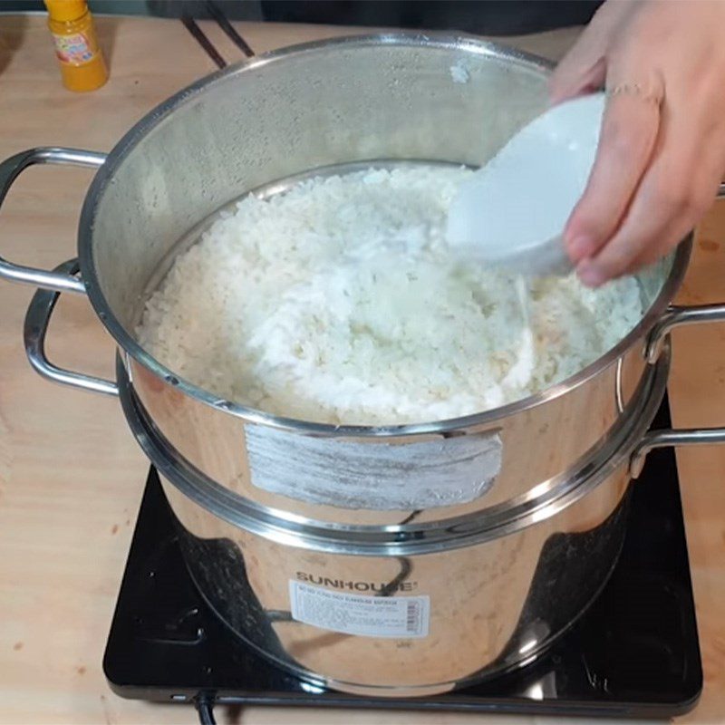 Step 2 Cook the sticky rice for Pigeon Bird Sticky Rice