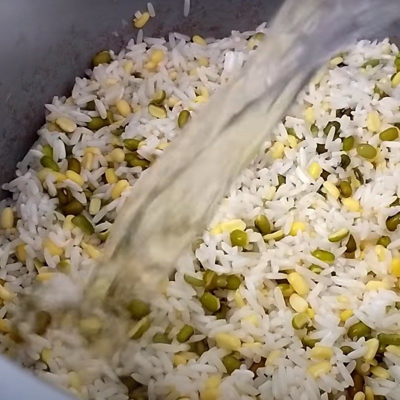Step 2 Cook sticky rice Green mung bean sticky rice whole grain