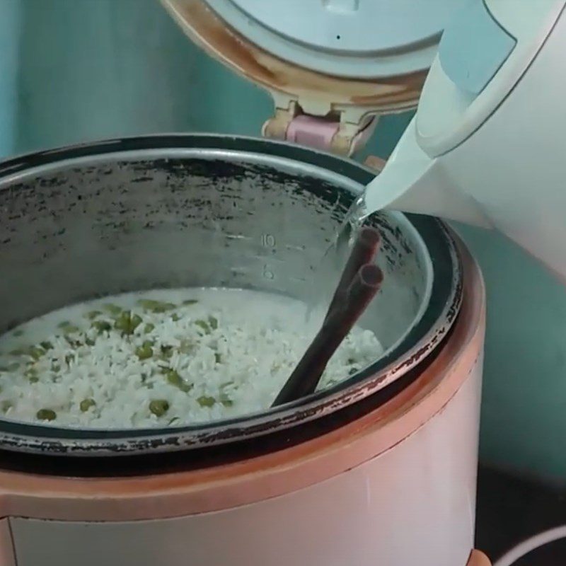 Step 3 Cook the sticky rice Sticky Rice with Whole Green Beans and Coconut Milk