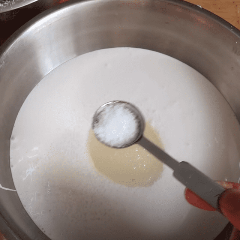 Step 4 Seasoning the dough Rice paper for fried spring rolls