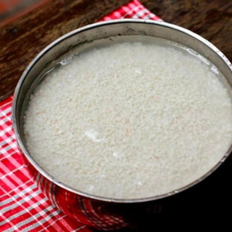 Step 1 Soak glutinous rice Savory Sticky Rice Vegetarian (Recipe shared by Tiktok Vegetarian Kitchen XANH)