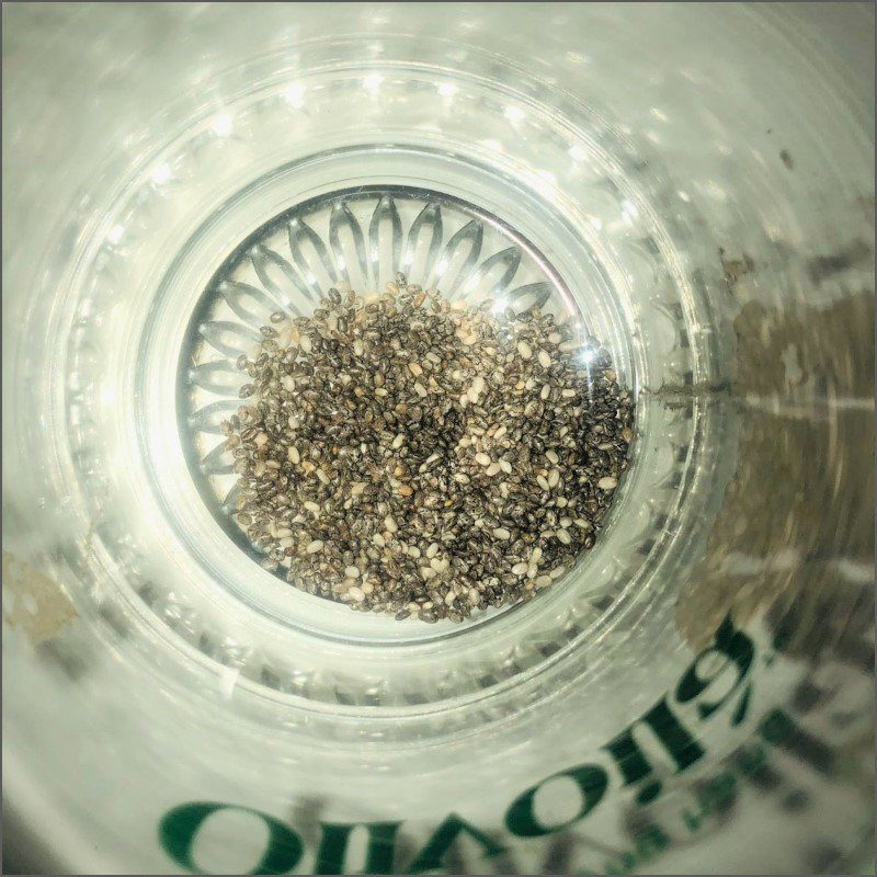 Step 2 Soak chia seeds Pineapple smoothie chia seeds