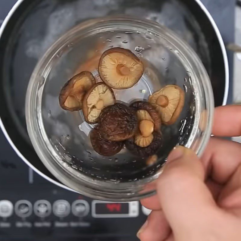 Step 1 Soak Shiitake Mushrooms and Dried Shrimp Mixed Mushroom Soup