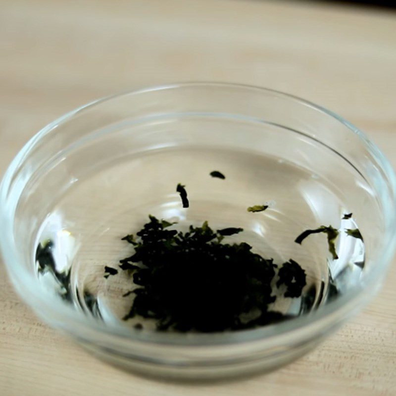 Step 2 Soak the seaweed for Japanese Cucumber Salad