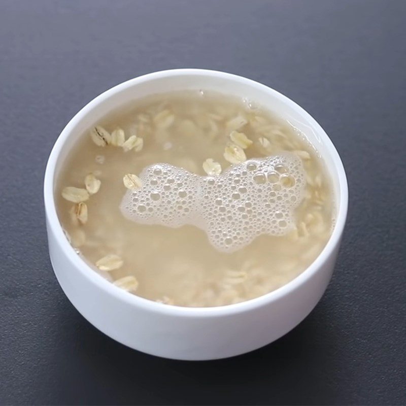 Step 1 Soak oatmeal and cashews for Oatmeal Smoothie