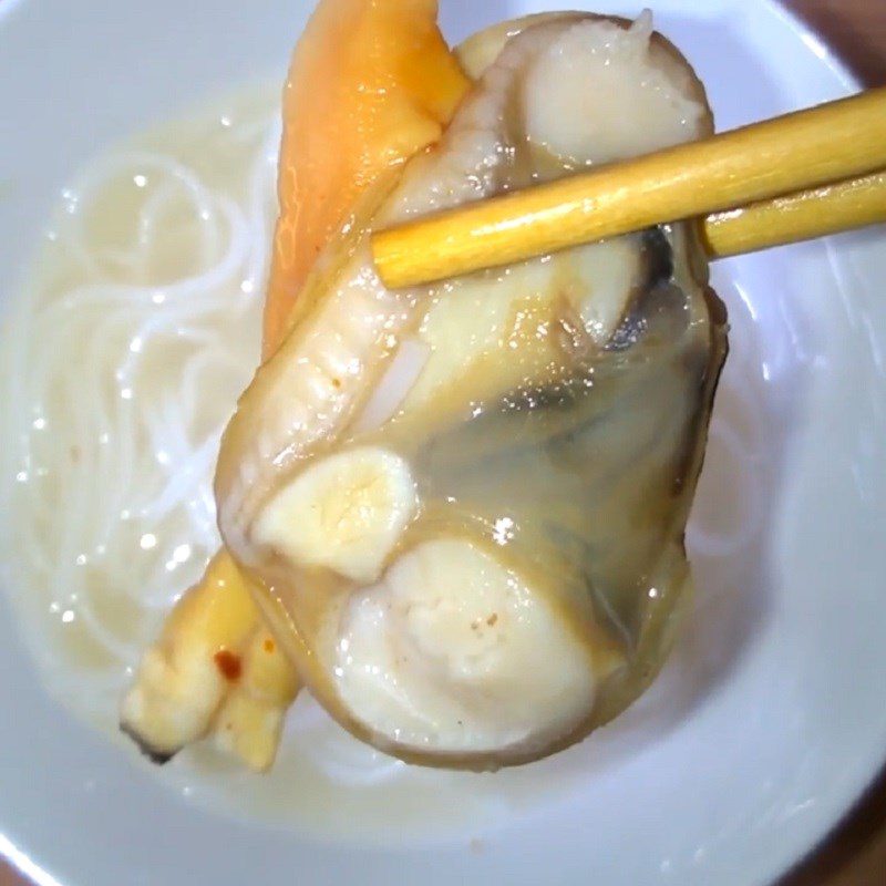 Step 4 Final Product Steamed Lemongrass Clams 2 clams