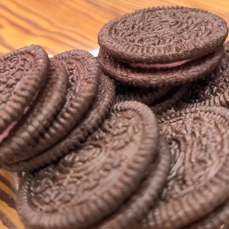 Step 1 Crush the cookies How to make Oreo ice cream (Recipe shared from TikTok Cooking with TasteVN)