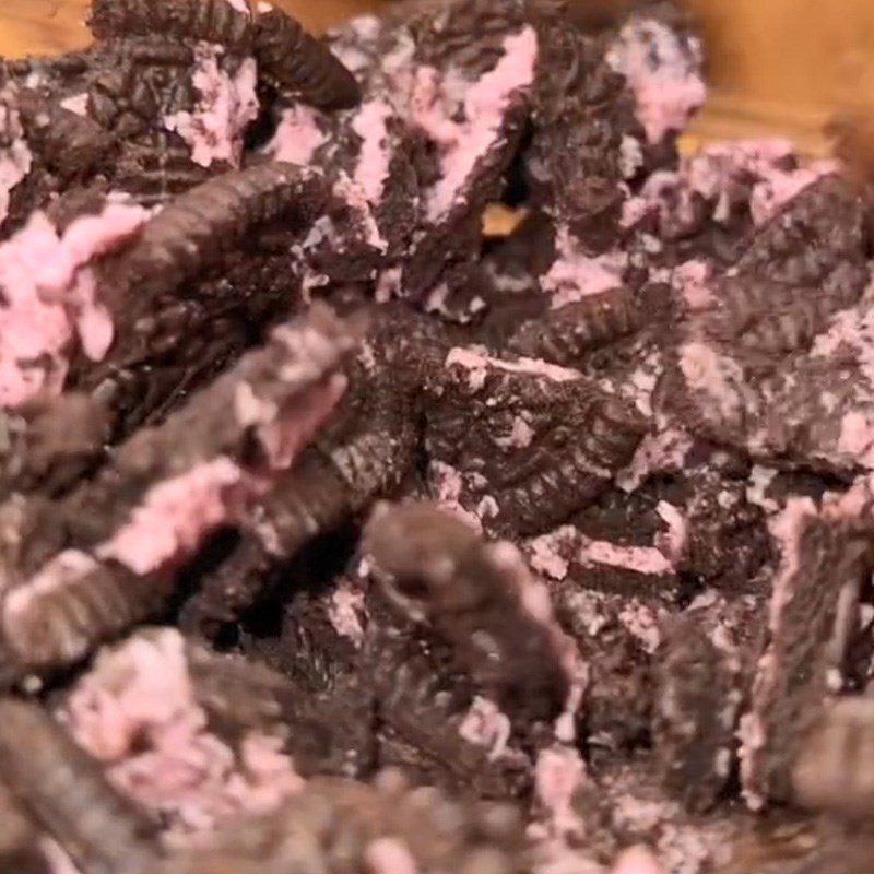 Step 1 Crush the cookies How to make Oreo ice cream (Recipe shared from TikTok Cooking with TasteVN)