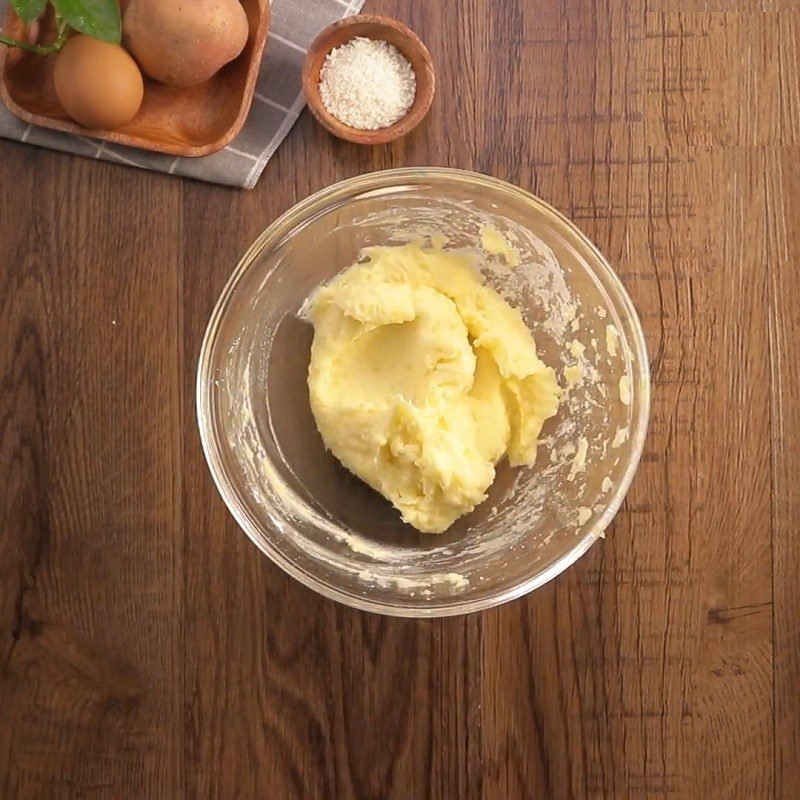 Step 2 Mash the potatoes Breaded fried potatoes with cheese powder