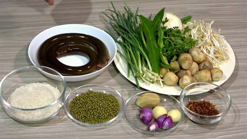 Ingredients for eel and mung bean porridge